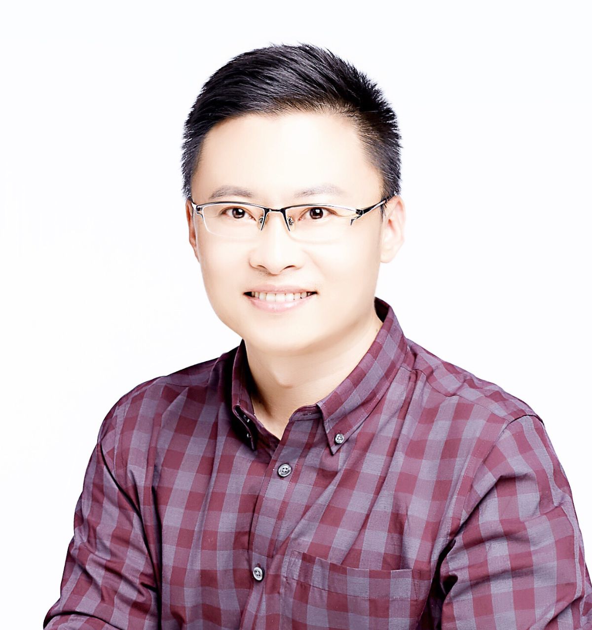 Elliott Liu headshot
